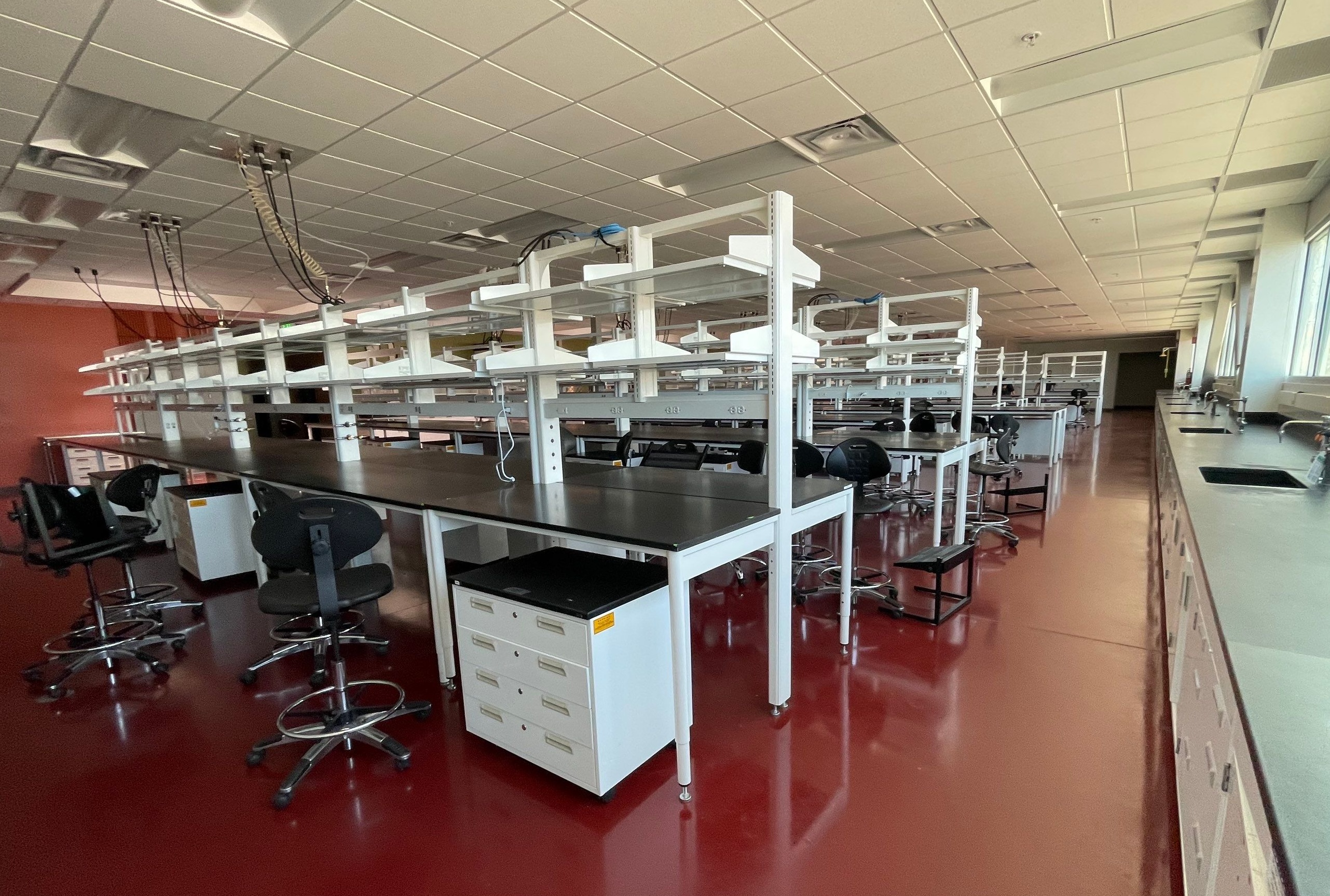 100 Entrada Lab Inside